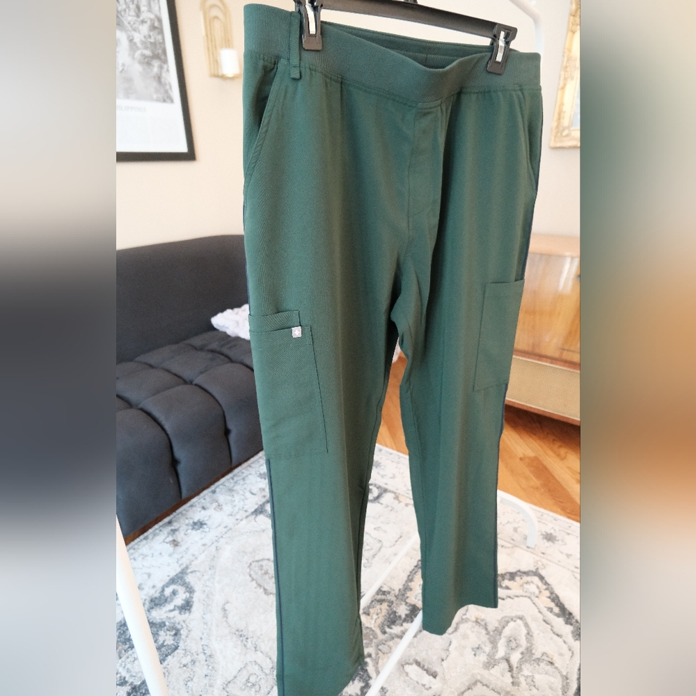 Figs RARE LIMITED EDITION BRITISH Racing Green Scrub Pants **NEW WITH TAGS**